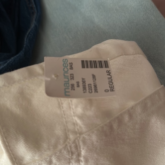 Cute white jeans perfect with any top!!! - Picture 2 of 2